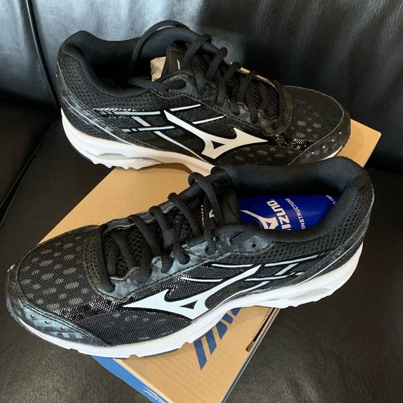 mizuno tennis shoes womens
